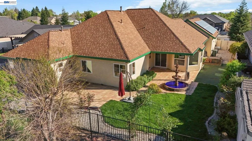 2110 Cadjew St Redding, CA 96003