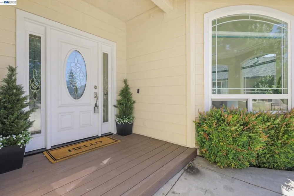 2110 Cadjew St Redding, CA 96003