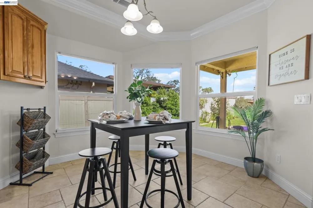 2110 Cadjew St Redding, CA 96003