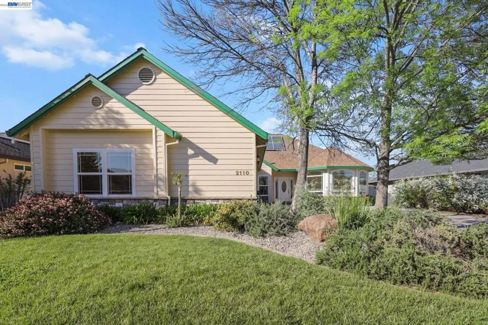 2110 Cadjew St Redding, CA 96003