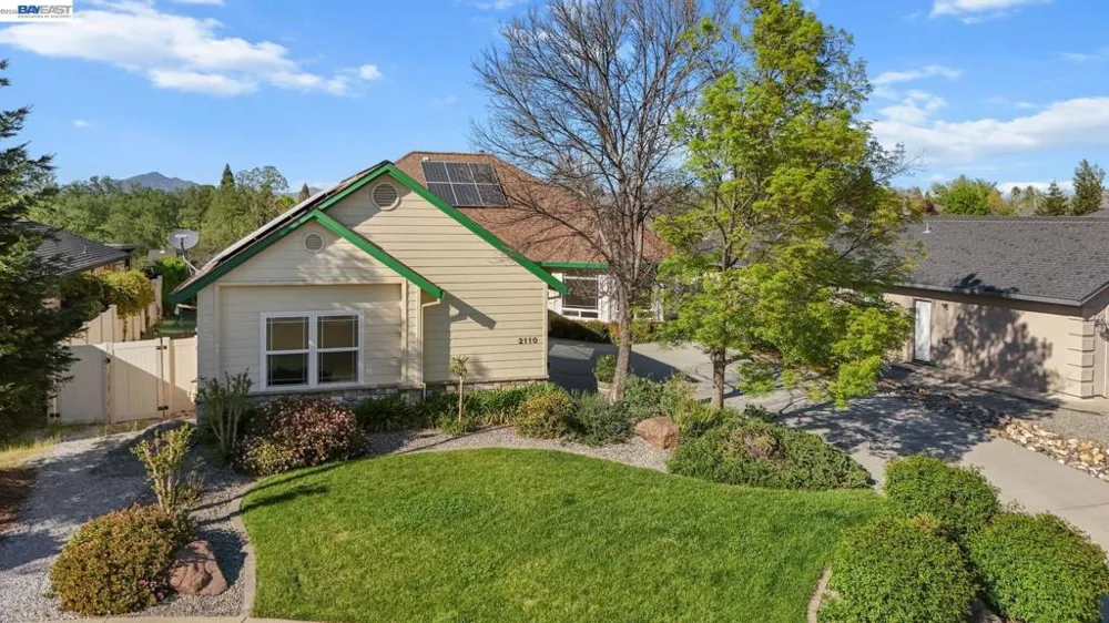 2110 Cadjew St Redding, CA 96003