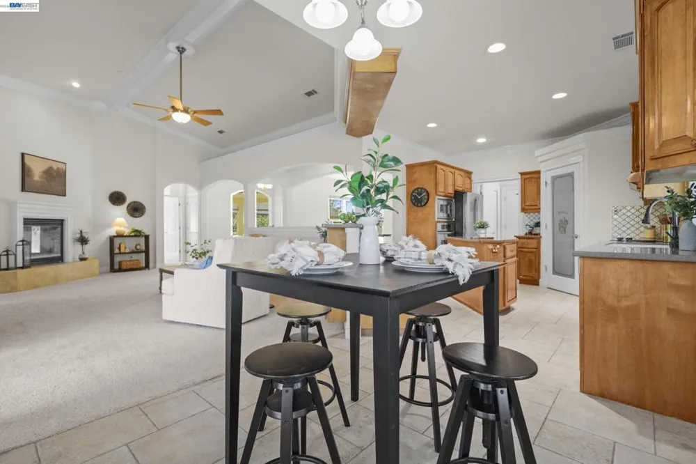 2110 Cadjew St Redding, CA 96003