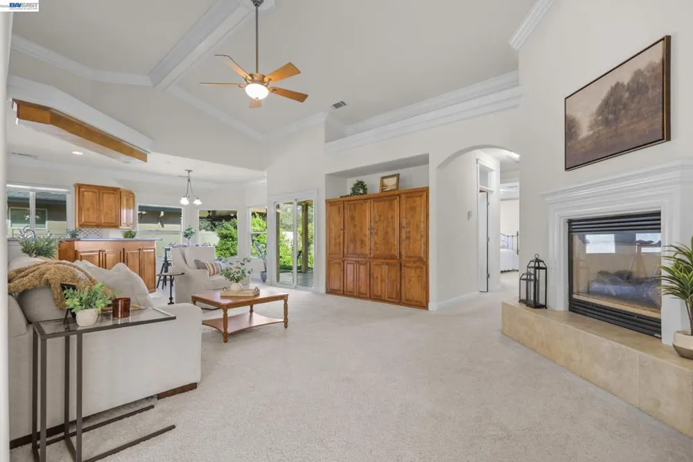 2110 Cadjew St Redding, CA 96003