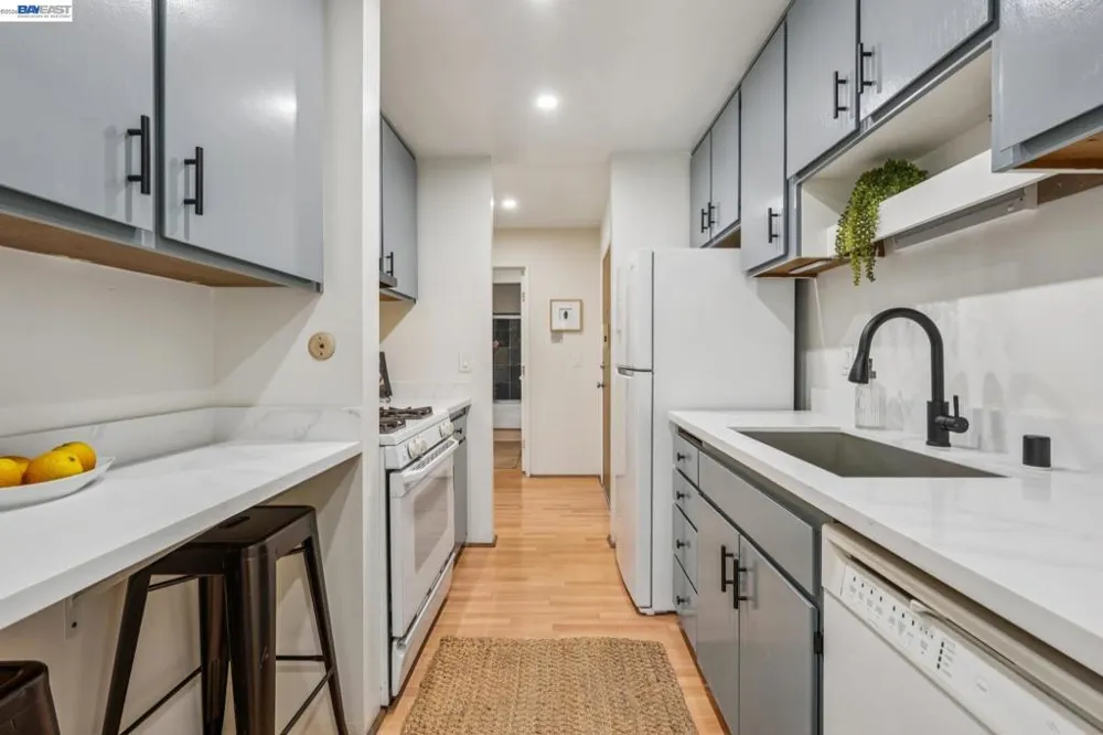 2700 Le Conte Ave #406 Berkeley, CA 94709