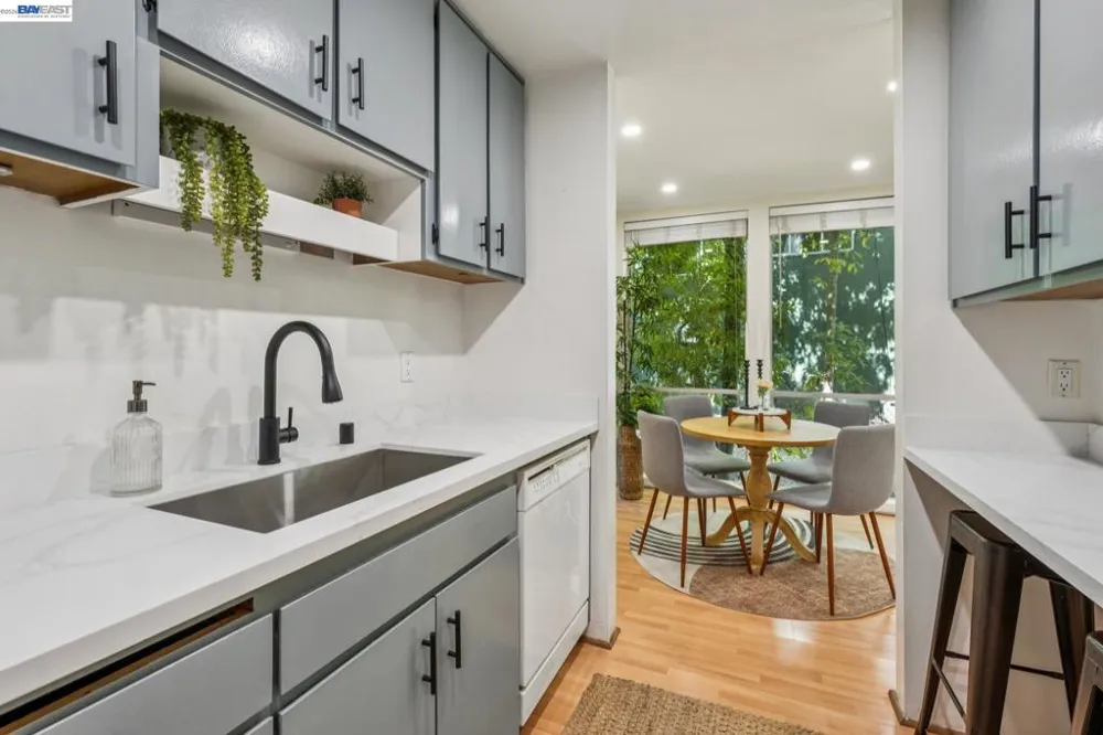 2700 Le Conte Ave #406 Berkeley, CA 94709