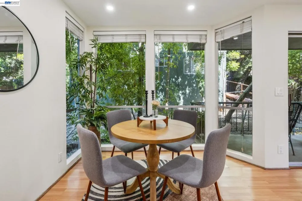 2700 Le Conte Ave #406 Berkeley, CA 94709