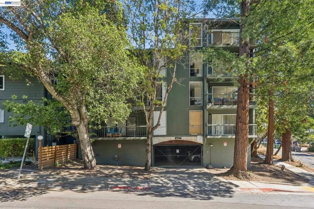 2700 Le Conte Ave #406 Berkeley, CA 94709