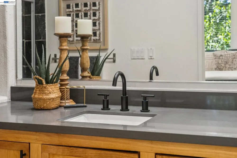 2700 Le Conte Ave #406 Berkeley, CA 94709