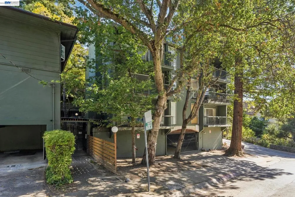 2700 Le Conte Ave #406 Berkeley, CA 94709