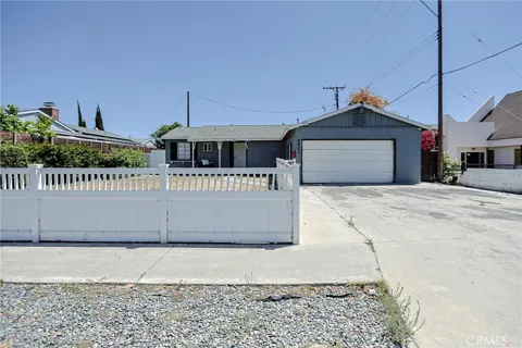8802 Lampson Ave