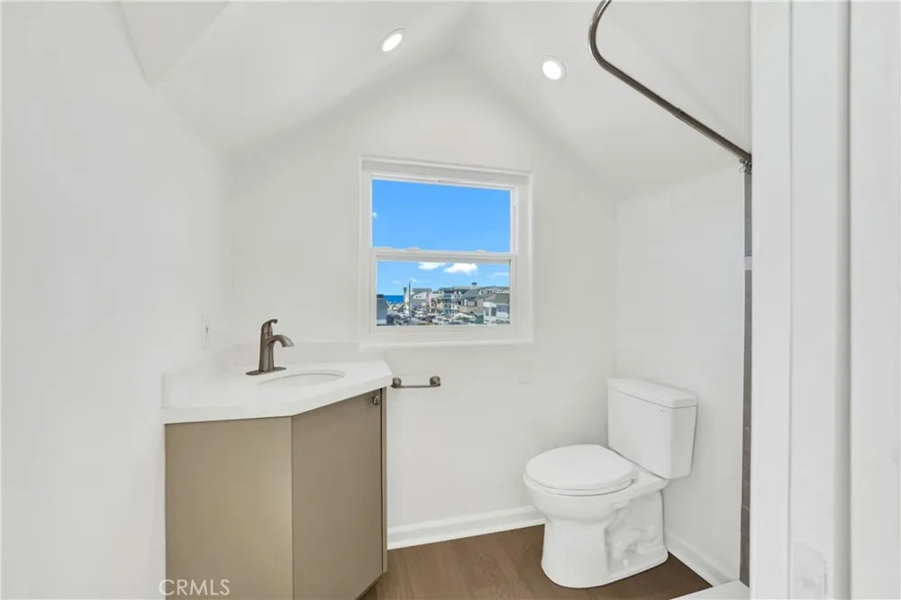 206 30th #1/2 Newport Beach, CA 92663