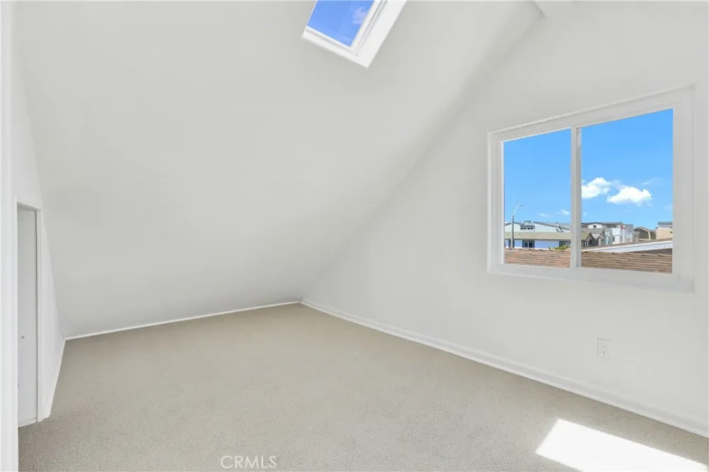 206 30th #1/2 Newport Beach, CA 92663