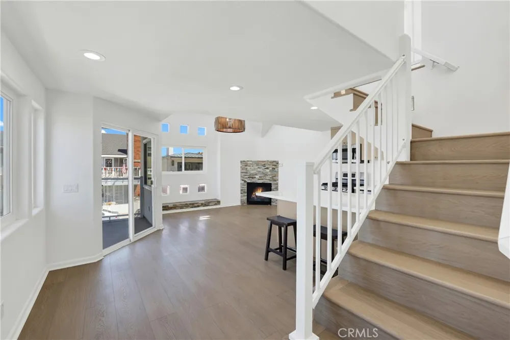 206 30th #1/2 Newport Beach, CA 92663