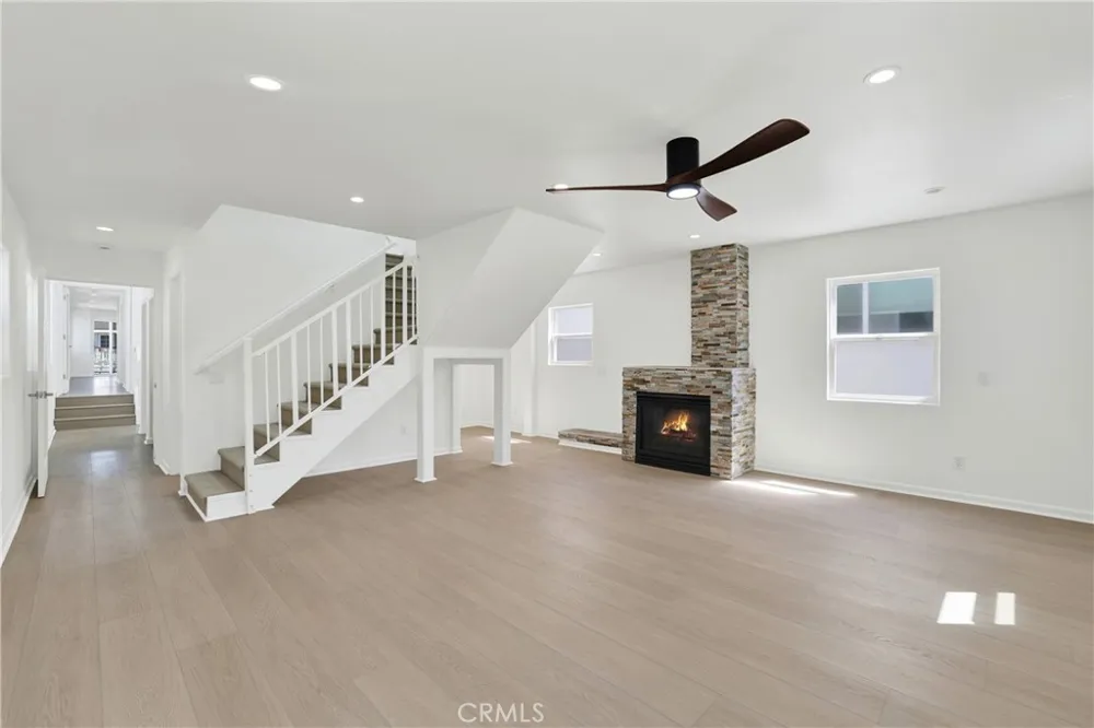 206 30th #1/2 Newport Beach, CA 92663