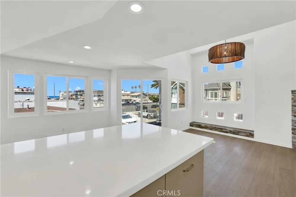 206 30th #1/2 Newport Beach, CA 92663