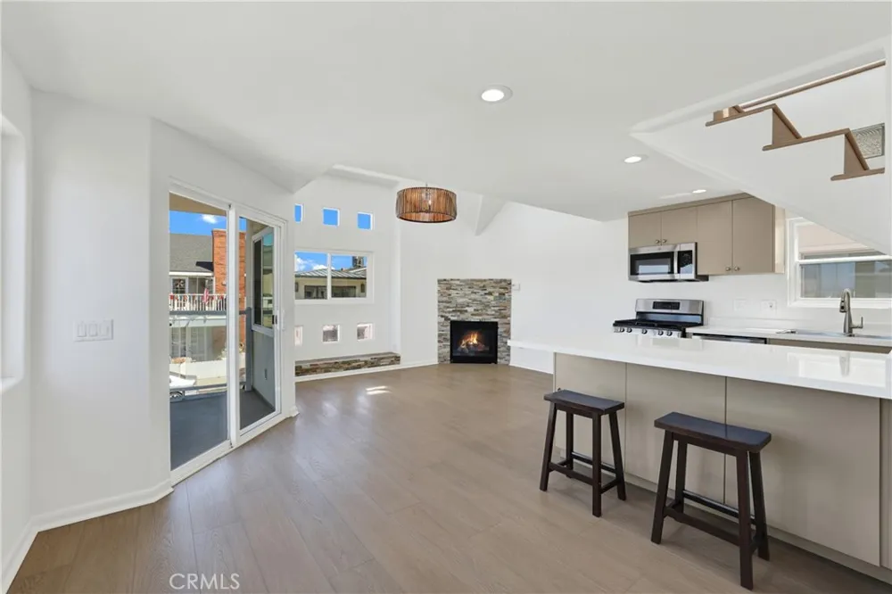 206 30th #1/2 Newport Beach, CA 92663