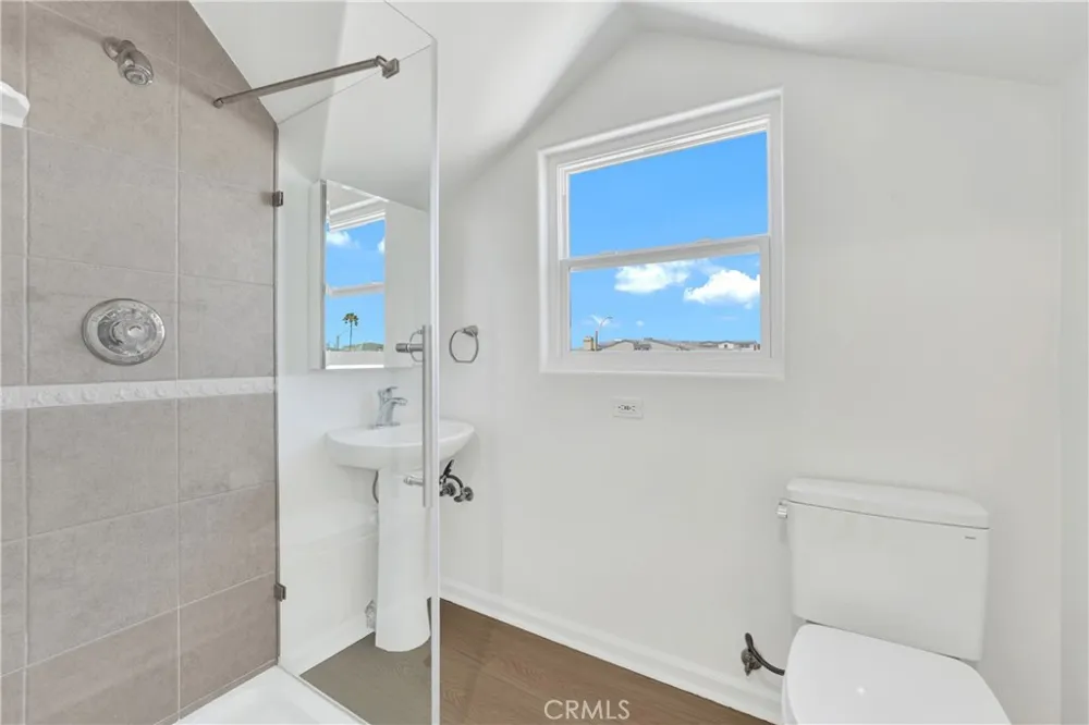 206 30th #1/2 Newport Beach, CA 92663