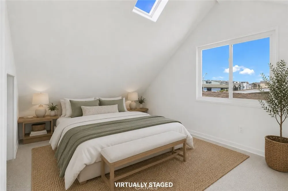 206 30th #1/2 Newport Beach, CA 92663