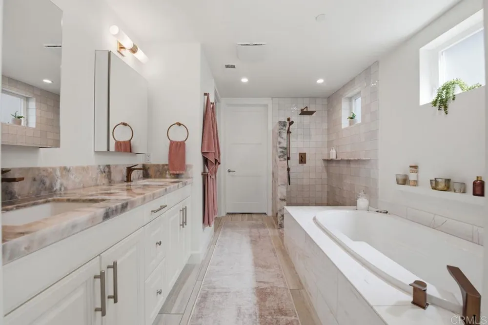 2363 Ocean Street Carlsbad, CA 92008