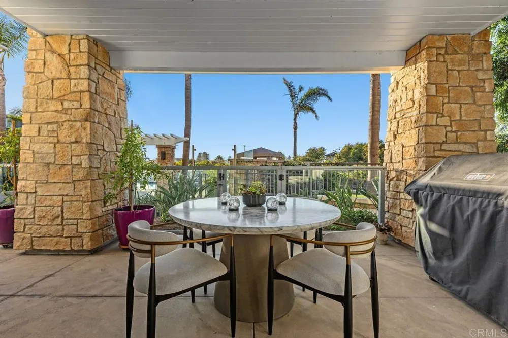 2363 Ocean Street Carlsbad, CA 92008