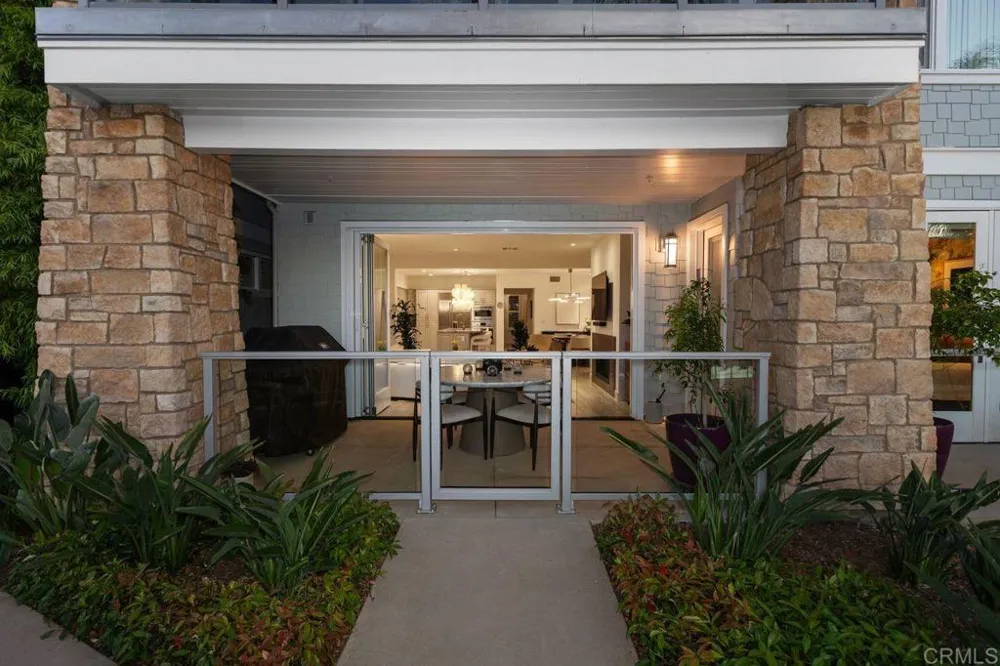 2363 Ocean Street Carlsbad, CA 92008