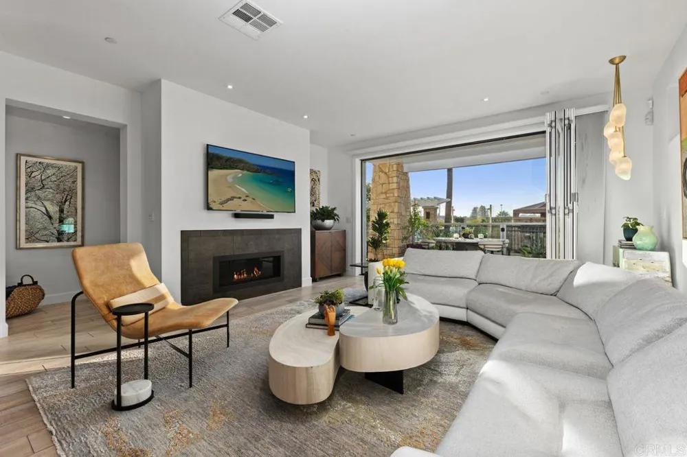 2363 Ocean Street Carlsbad, CA 92008