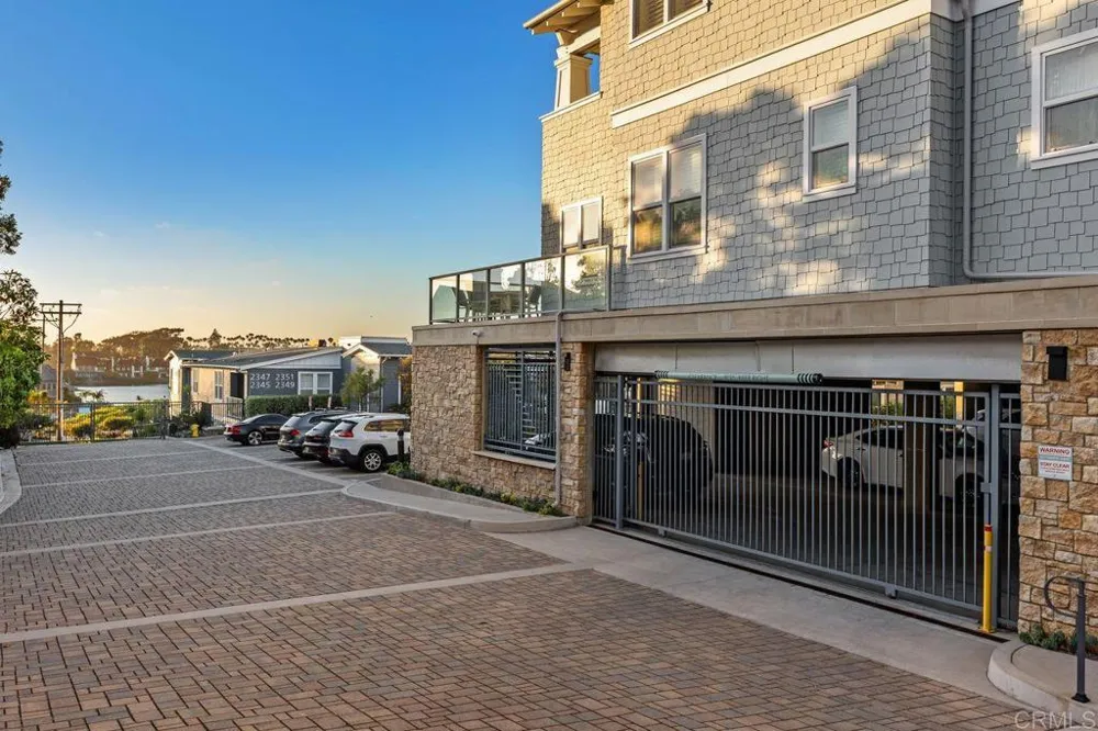 2363 Ocean Street Carlsbad, CA 92008