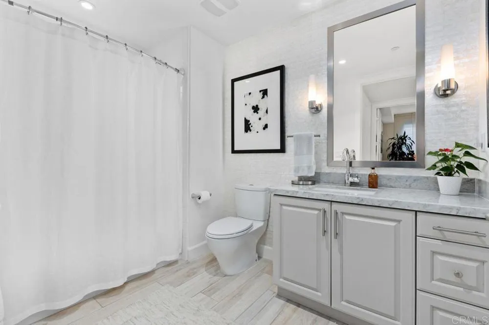 2363 Ocean Street Carlsbad, CA 92008