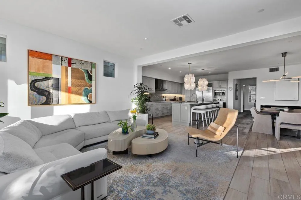 2363 Ocean Street Carlsbad, CA 92008
