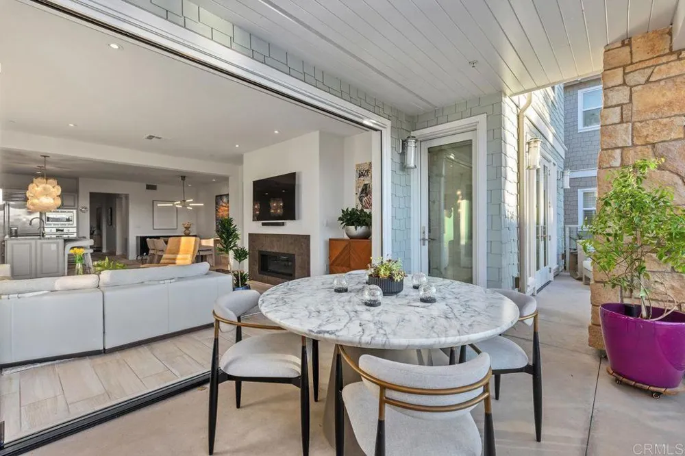 2363 Ocean Street Carlsbad, CA 92008