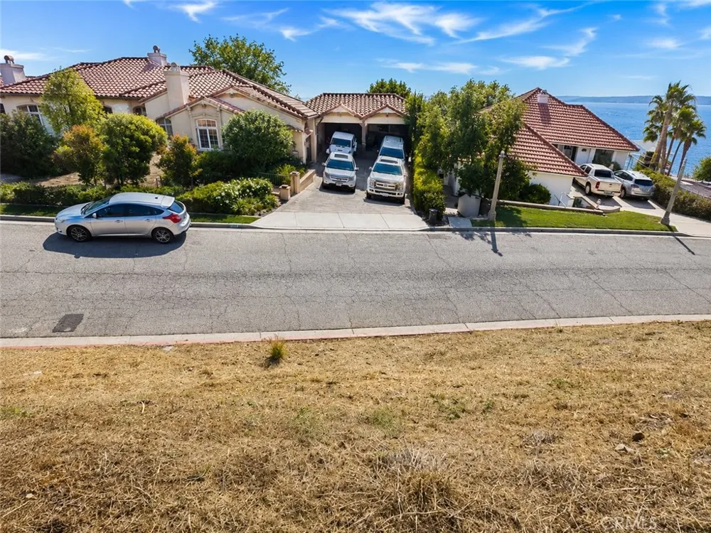 22343 San Joaquin Drive Canyon Lake, CA 92587