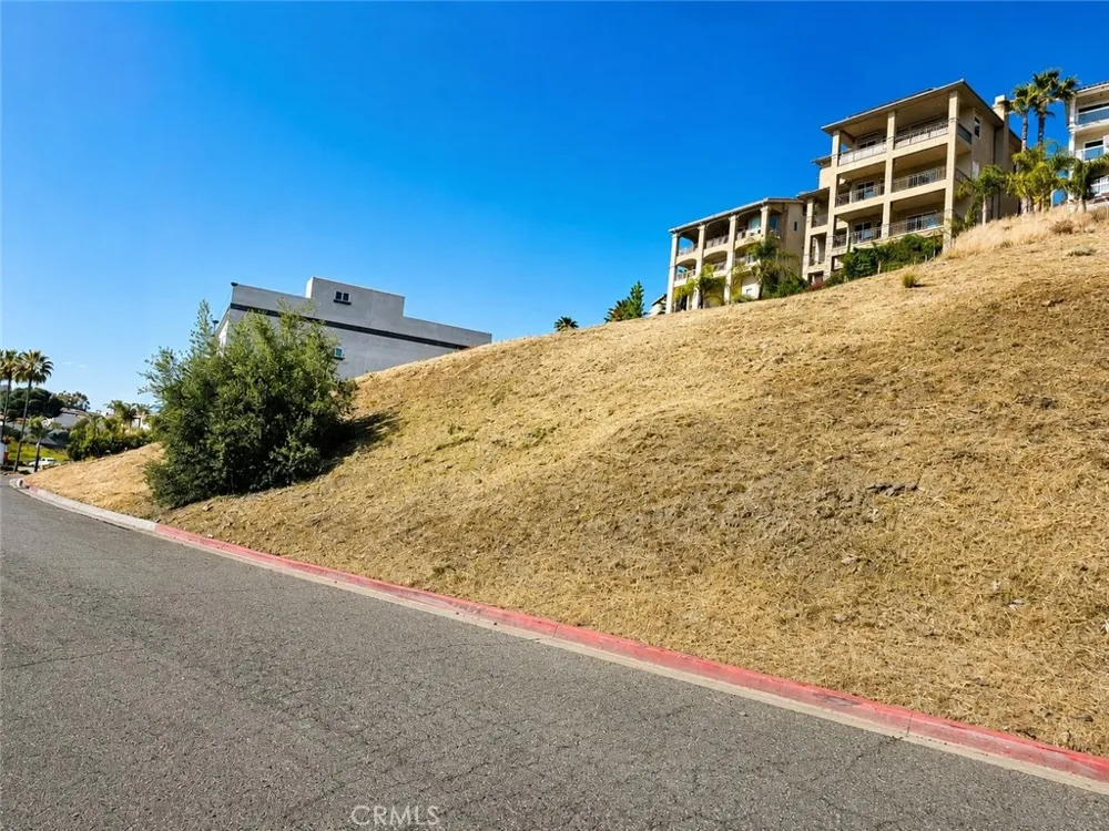 22343 San Joaquin Drive Canyon Lake, CA 92587
