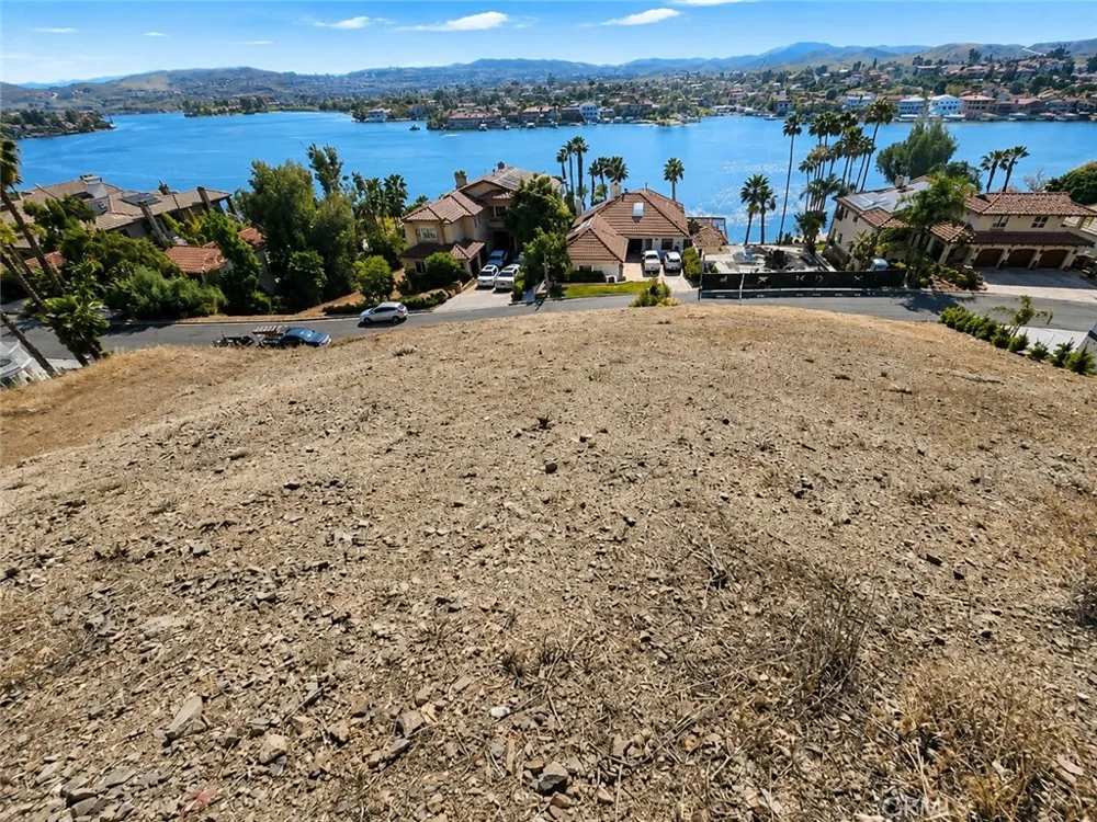 22343 San Joaquin Drive Canyon Lake, CA 92587