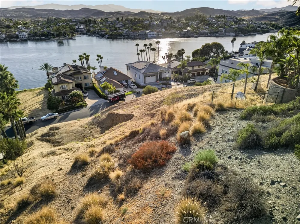 22343 San Joaquin Drive Canyon Lake, CA 92587