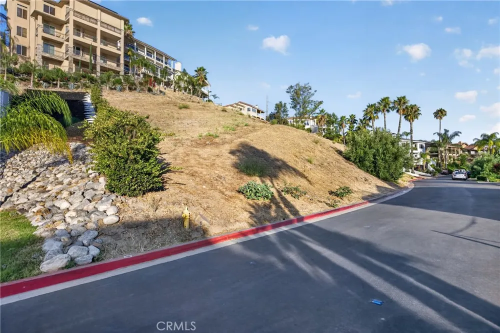 22343 San Joaquin Drive Canyon Lake, CA 92587