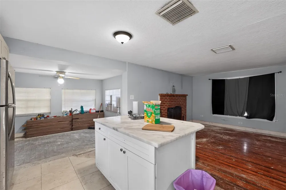 10109 MAIN STREET Thonotosassa, FL 33592