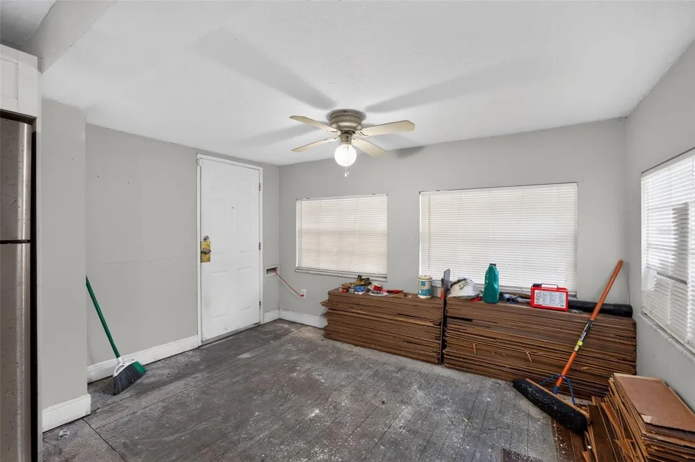10109 MAIN STREET Thonotosassa, FL 33592
