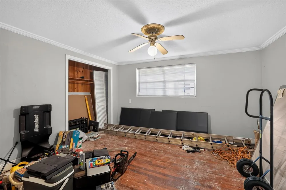 10109 MAIN STREET Thonotosassa, FL 33592