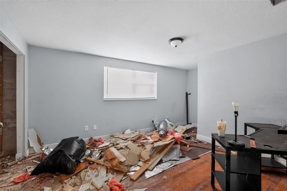 10109 MAIN STREET Thonotosassa, FL 33592