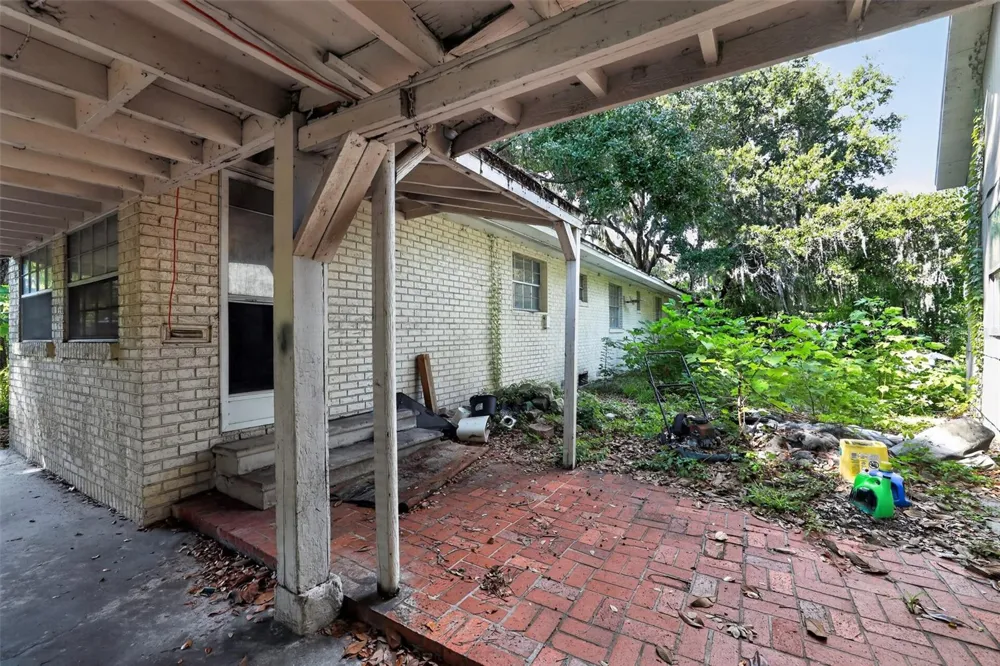 10109 MAIN STREET Thonotosassa, FL 33592