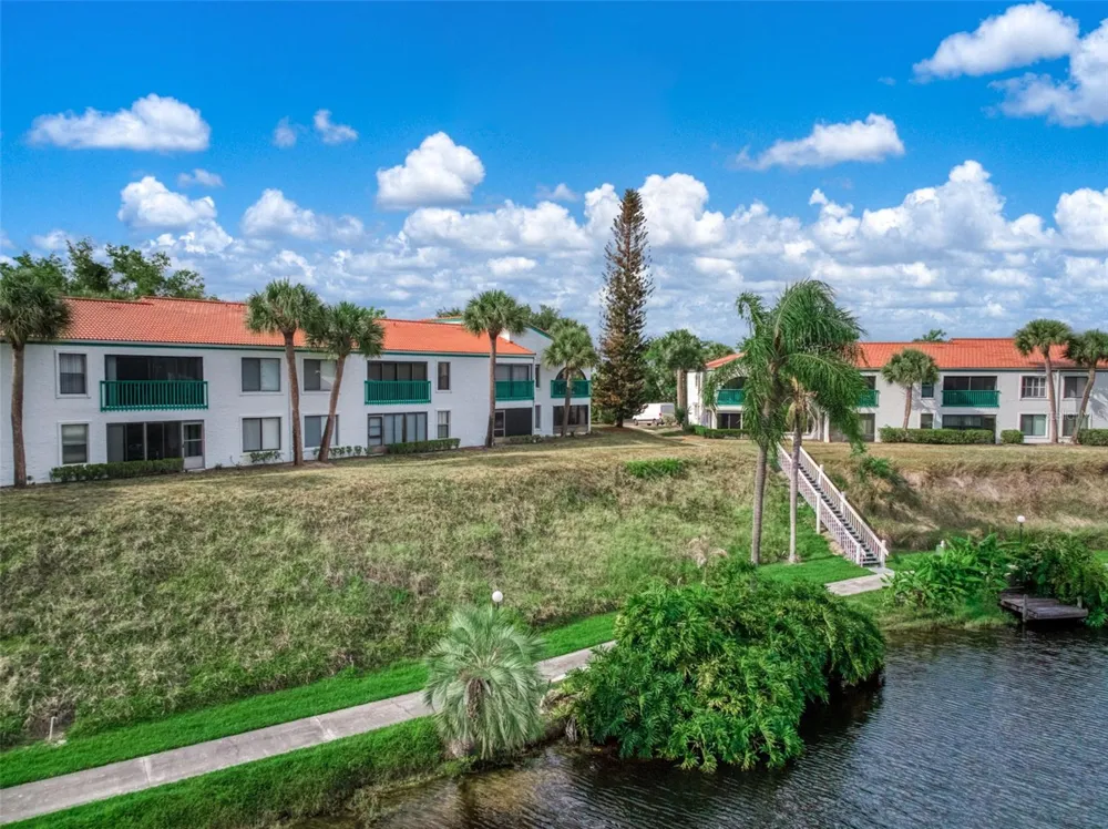 4729 CASABLANCA CIRCLE #C22 Sebring, FL 33870