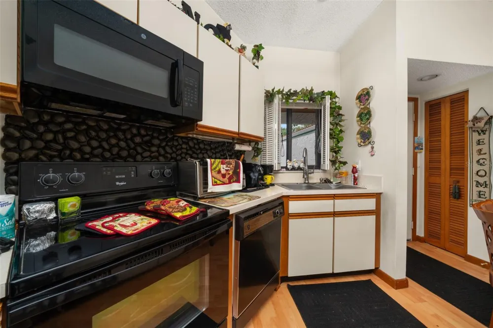 4729 CASABLANCA CIRCLE #C22 Sebring, FL 33870