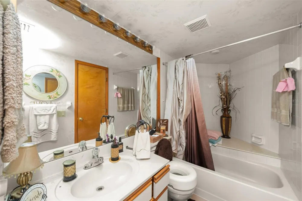 4729 CASABLANCA CIRCLE #C22 Sebring, FL 33870