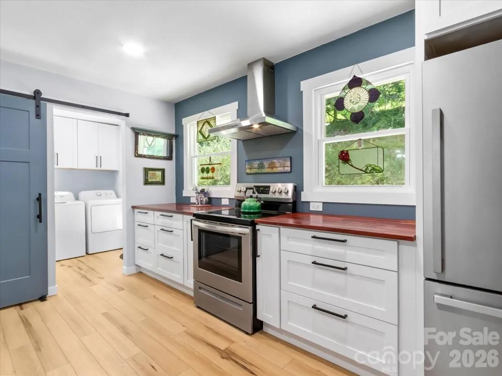 1280 Old Mine Fork Road Burnsville, NC 28714