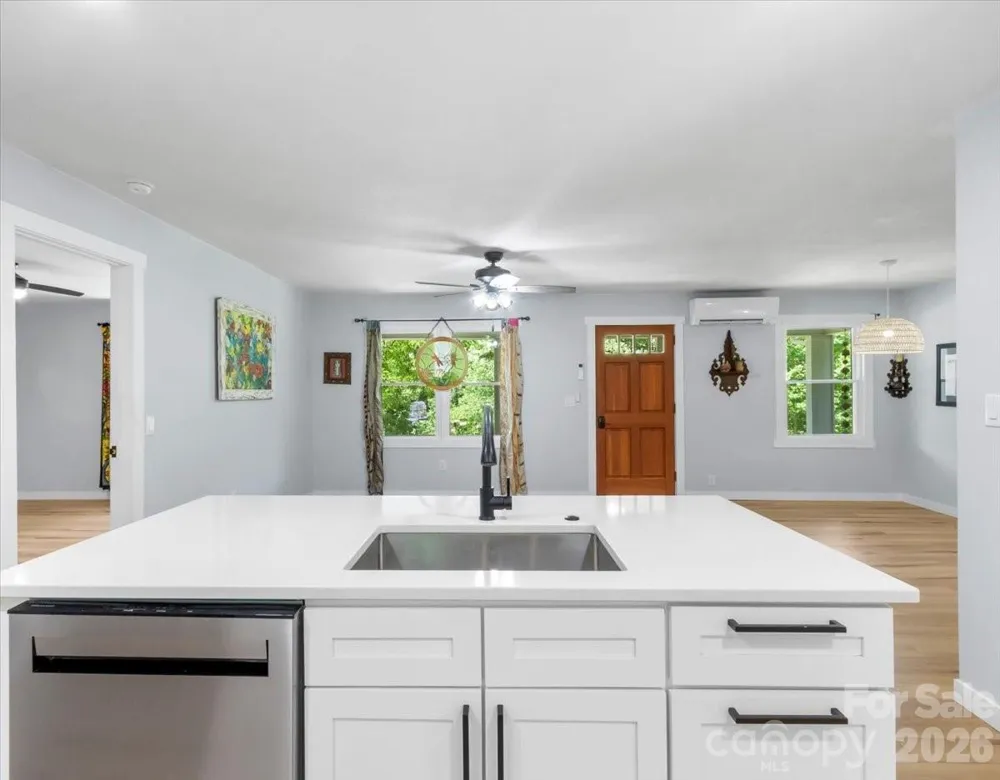 1280 Old Mine Fork Road Burnsville, NC 28714