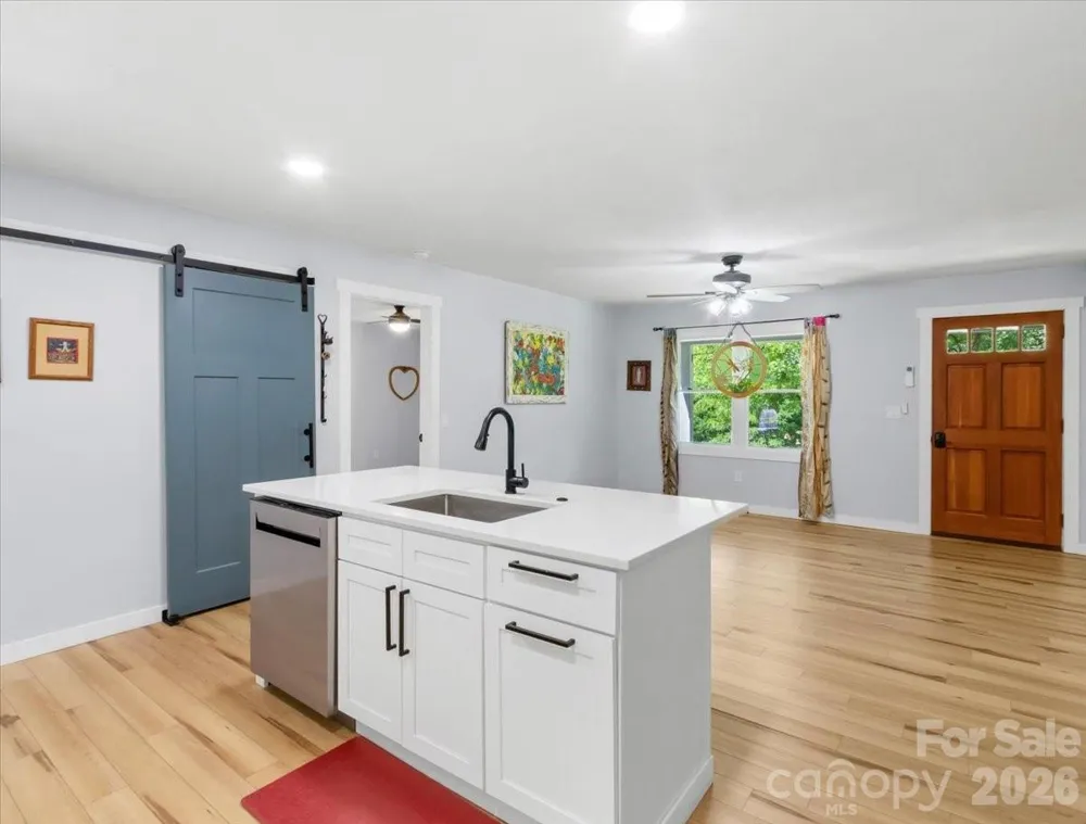 1280 Old Mine Fork Road Burnsville, NC 28714