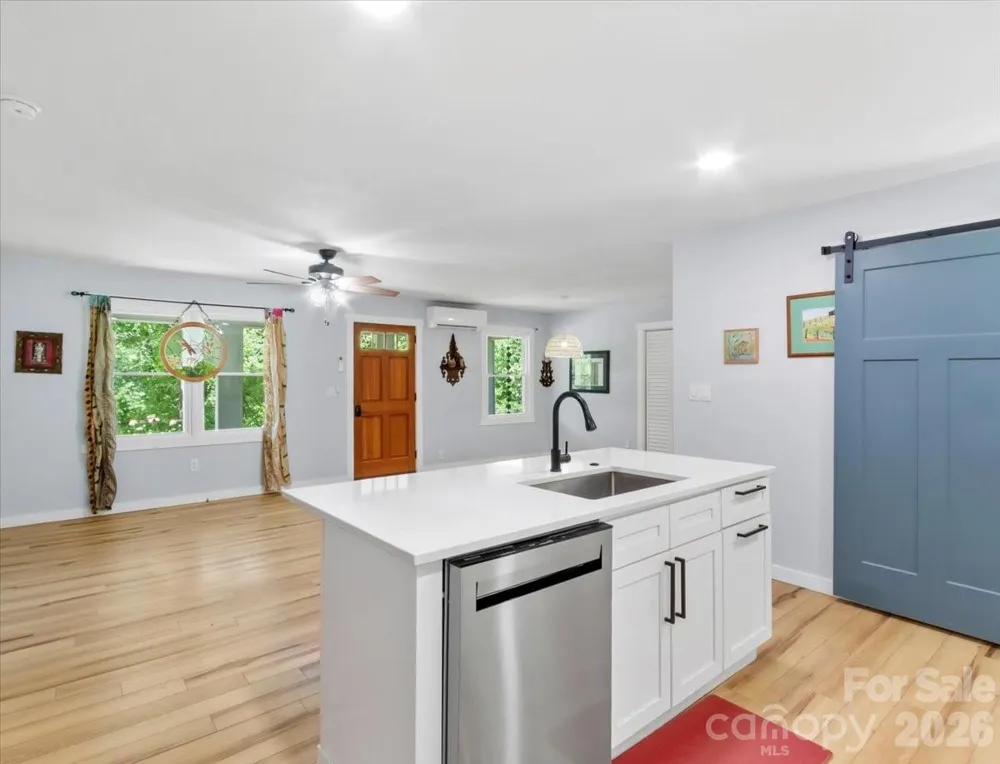 1280 Old Mine Fork Road Burnsville, NC 28714