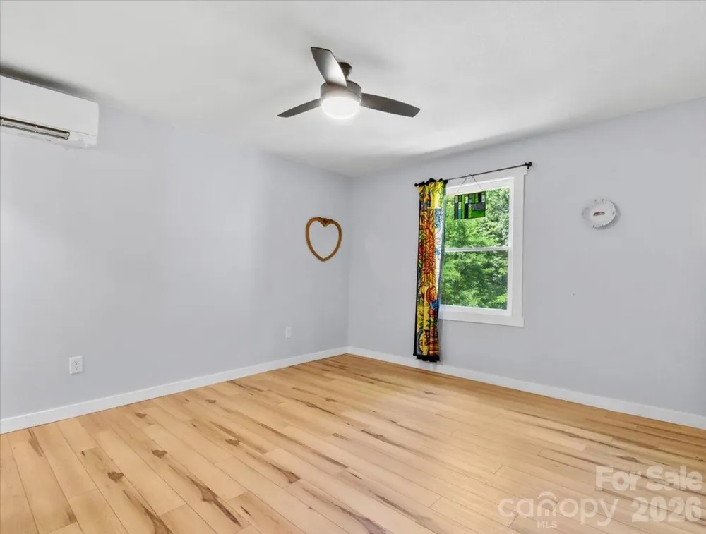 1280 Old Mine Fork Road Burnsville, NC 28714