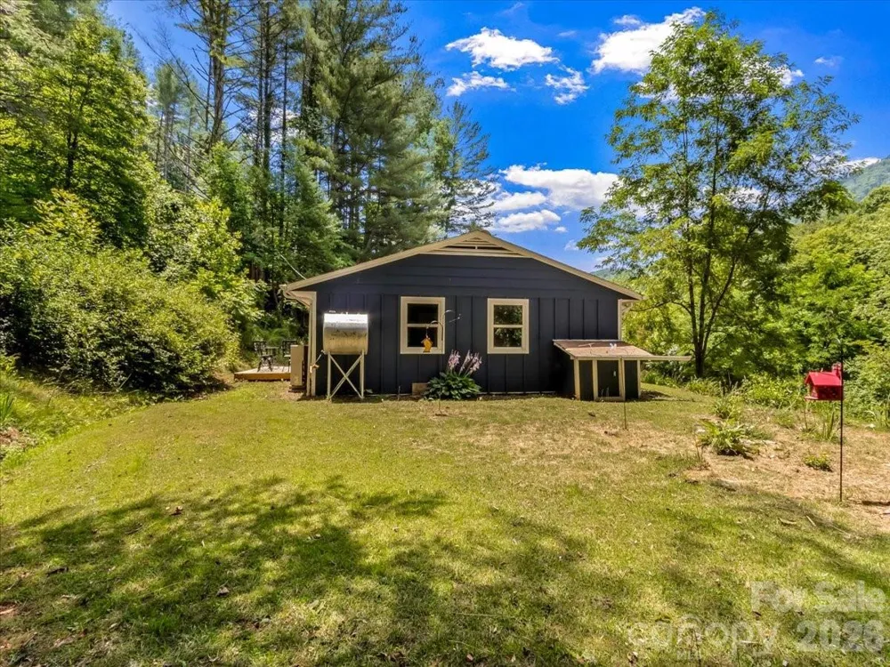 1280 Old Mine Fork Road Burnsville, NC 28714