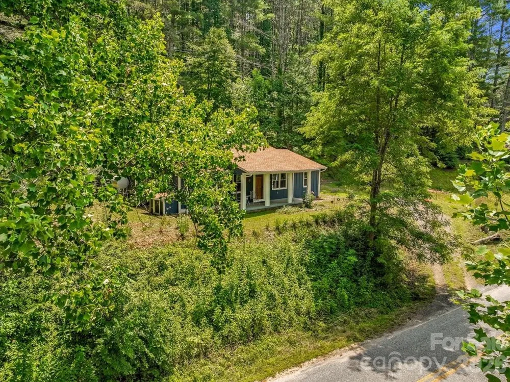 1280 Old Mine Fork Road Burnsville, NC 28714